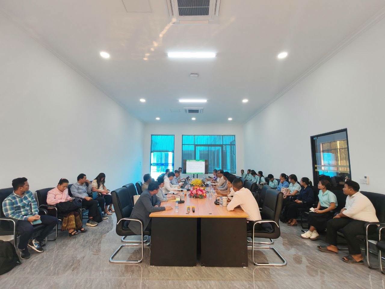 ក្រុមការងារក្រសួងអប់រំ យុវជន និងកីឡា និងក្រុមសហភាពអឺរ៉ុប បានចុះគាំទ្រលើការអនុវត្តកម្មវិធីពន្លឿន និងកម្មវិធីអាហារូបករណ៍កម្រិតបរិញ្ញាបត្រ បរិញ្ញាបត្រជាន់ខ្ពស់ និងបណ្ឌិត ក្នុងក្របខណ្ឌគម្រោងកម្មវិធីភាពជាដៃគូសហភាពអឺរ៉ុប-កម្ពុជា នៅសាកលវិទ្យាល័យជាតិជាស៊ីម កំចាយម